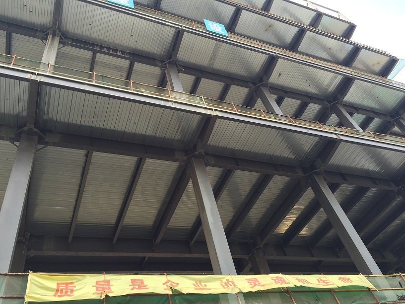 拓佳钢构yxb65-185-555楼承板在湖北鼎杰奥迪汽车城市展厅工程应用