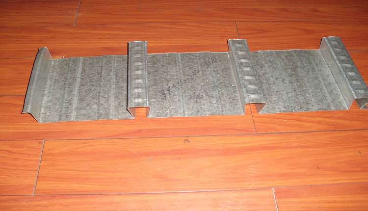 yxb50-200-600 缩口型楼承板，燕尾式楼承板